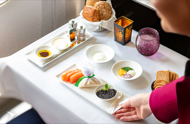 Qatar Airways serve caviar em Classe Executiva